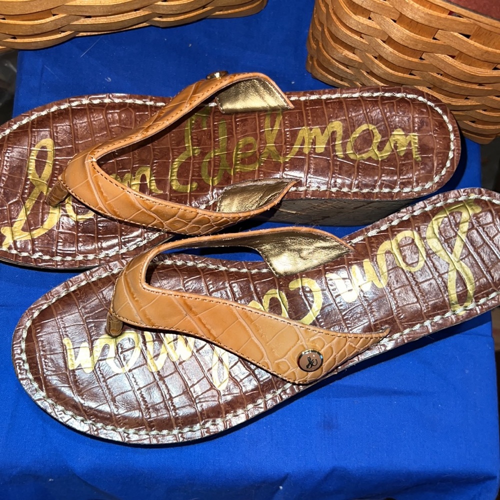 Sam Edelman Romy Sandal - Picture 2 of 4
